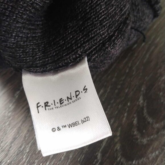 Friends Toque - Picture 3 of 4